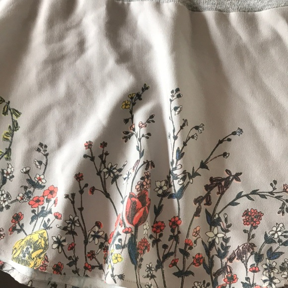 Moth Gardenia Pullover Motif - Picture 4 of 7